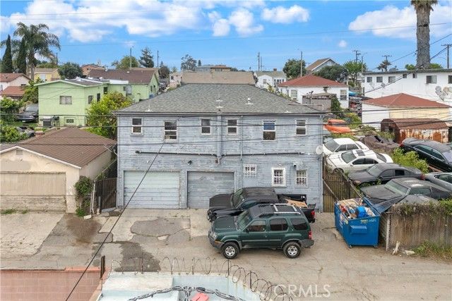 11210 Van Buren, Los Angeles, CA 90044