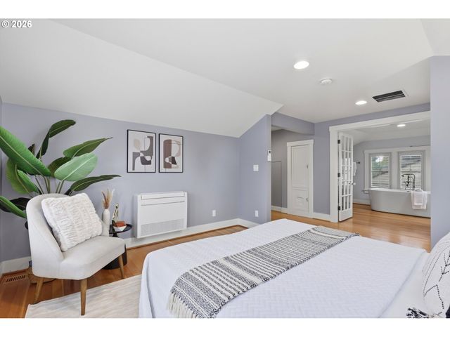 3815 Ne 34th Ave, Portland, OR 97212