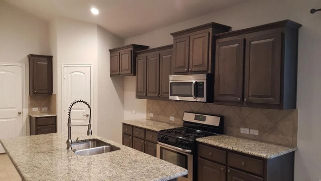 15704 Oak Pointe Drive, Fort Worth, TX 76177