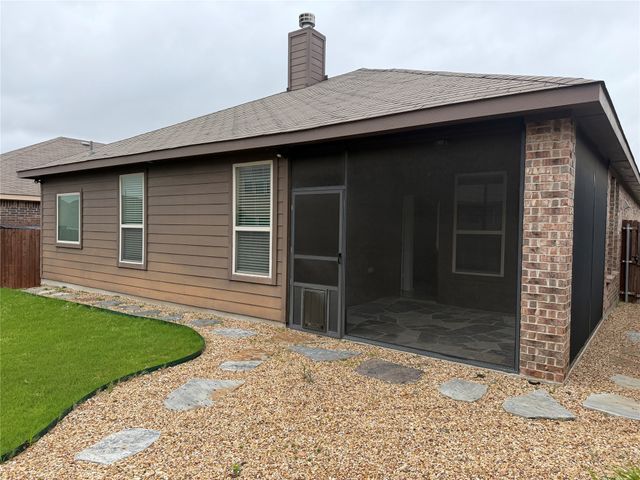 15704 Oak Pointe Drive, Fort Worth, TX 76177