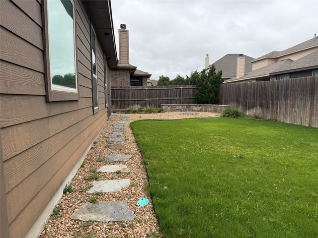 15704 Oak Pointe Drive, Fort Worth, TX 76177