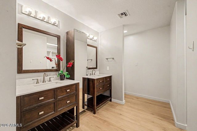 1240 E PAINT YOUR WAGON Trail, Phoenix, AZ 85085