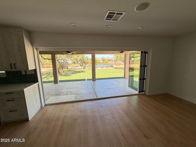 1240 E PAINT YOUR WAGON Trail, Phoenix, AZ 85085