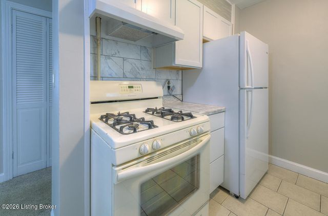 9620 El Prado St, Louisville, KY 40272