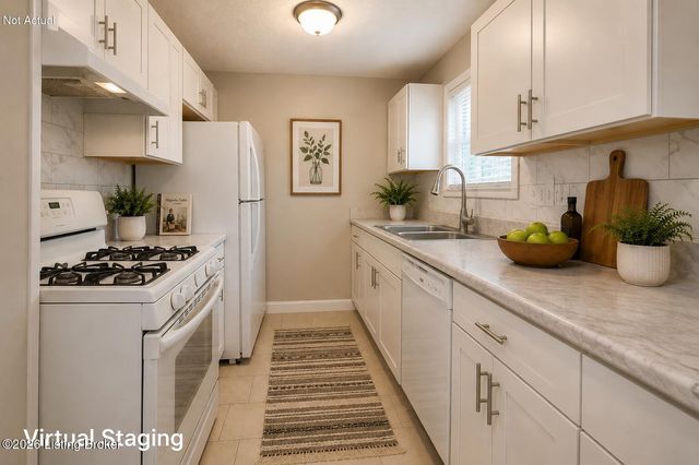 9620 El Prado St, Louisville, KY 40272