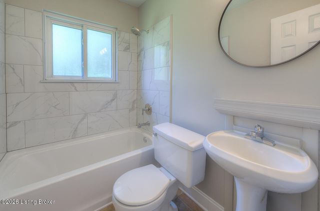 9620 El Prado St, Louisville, KY 40272