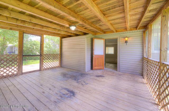 9620 El Prado St, Louisville, KY 40272