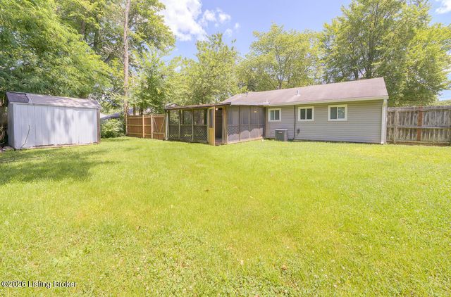 9620 El Prado St, Louisville, KY 40272