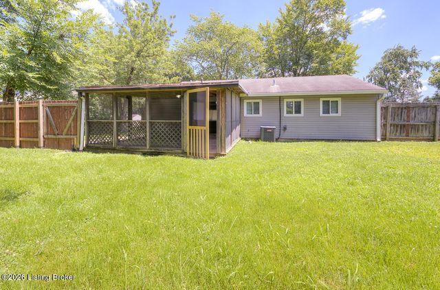 9620 El Prado St, Louisville, KY 40272