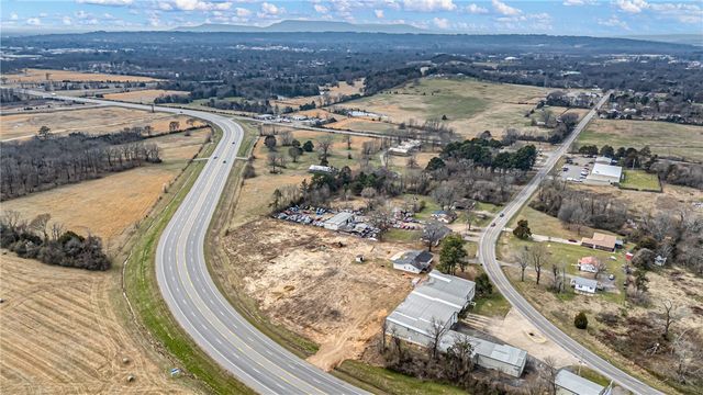 2706 Old Highway 124, Russellville, AR 72802