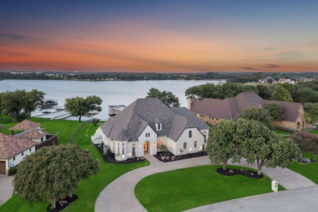 6124 Lake Shore Drive, Fort Worth, TX 76179