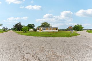 1734 Colorado ST, Smithville, TX 78957