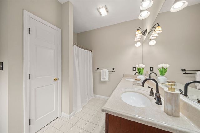 5 Dublin Cir, Burlington, MA 01803