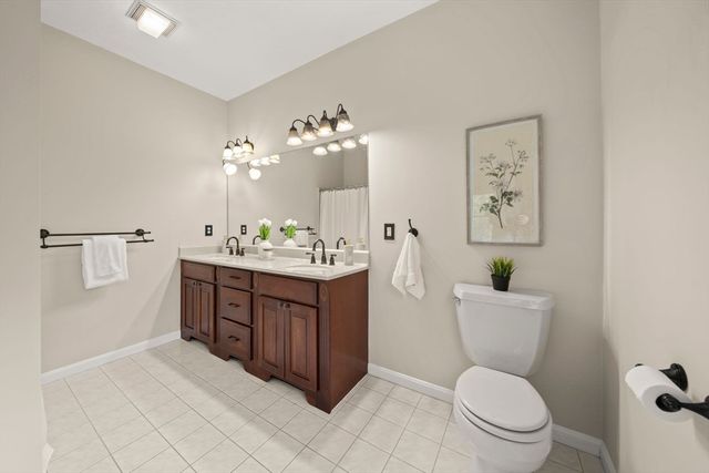 5 Dublin Cir, Burlington, MA 01803