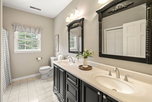 5 Dublin Cir, Burlington, MA 01803