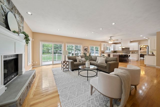 5 Dublin Cir, Burlington, MA 01803