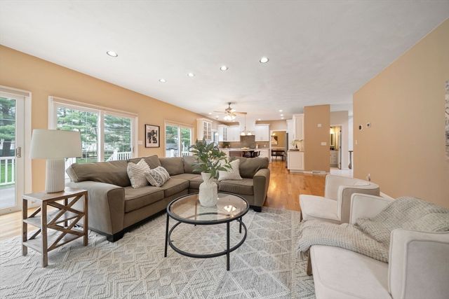 5 Dublin Cir, Burlington, MA 01803