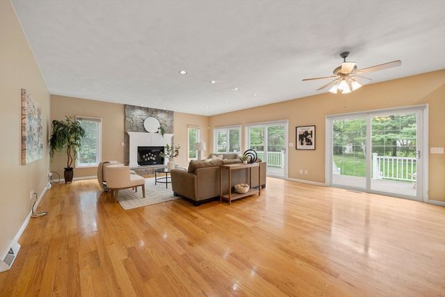 5 Dublin Cir, Burlington, MA 01803