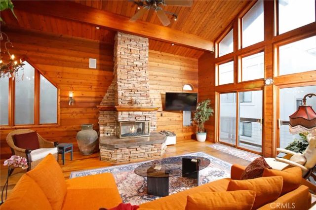 6 B Surfside, Surfside, CA 90743