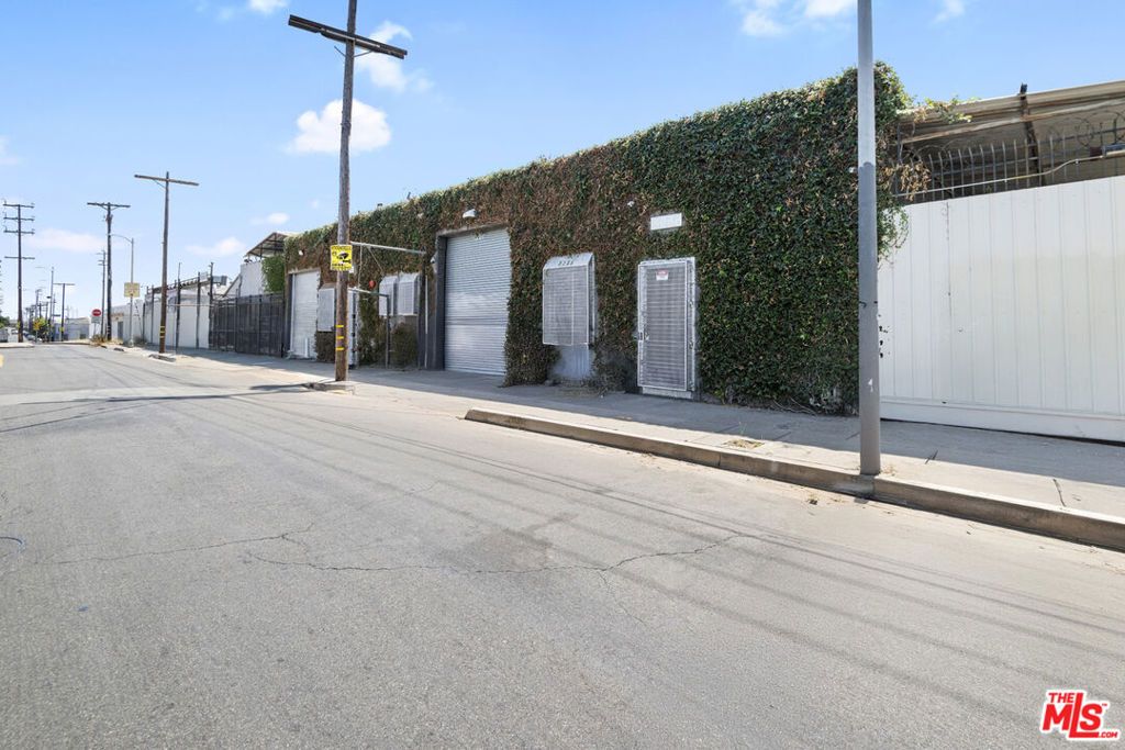 3238 Union Pacific Avenue, Los Angeles, CA 90023 — photo 3