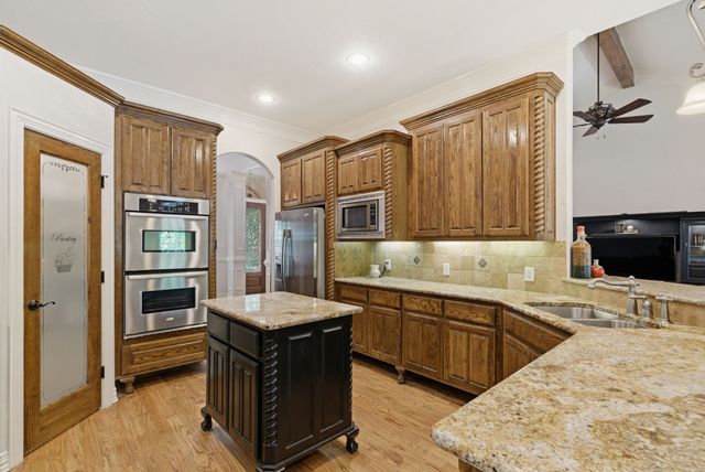 148 Arista Trail, Poolville, TX 76487