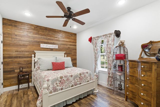 148 Arista Trail, Poolville, TX 76487