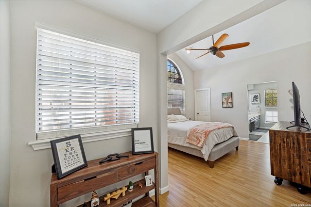 7930 Roanoke Run Apt 801, San Antonio, TX 78240