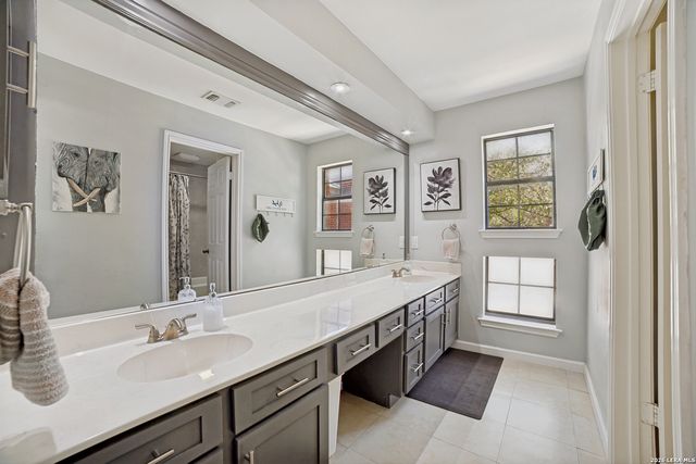 7930 Roanoke Run Apt 801, San Antonio, TX 78240