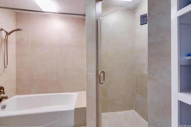 7930 Roanoke Run Apt 801, San Antonio, TX 78240