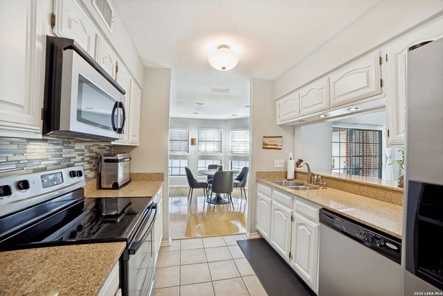 7930 Roanoke Run Apt 801, San Antonio, TX 78240