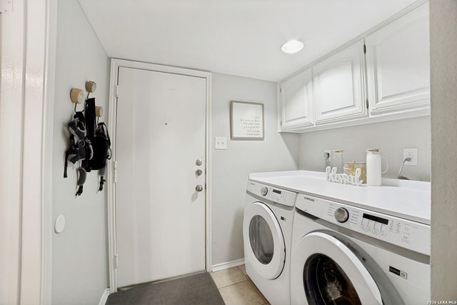 7930 Roanoke Run Apt 801, San Antonio, TX 78240