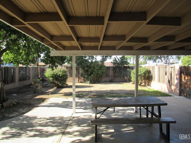 3521 Candlewood Drive, Bakersfield, CA 93306