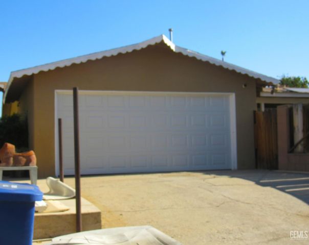 3521 Candlewood Drive, Bakersfield, CA 93306