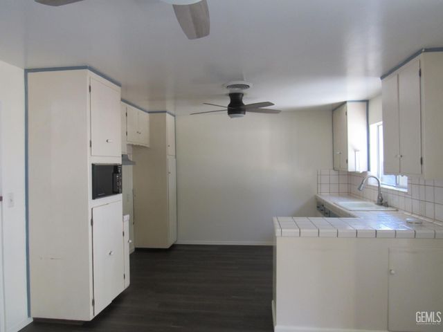 3521 Candlewood Drive, Bakersfield, CA 93306