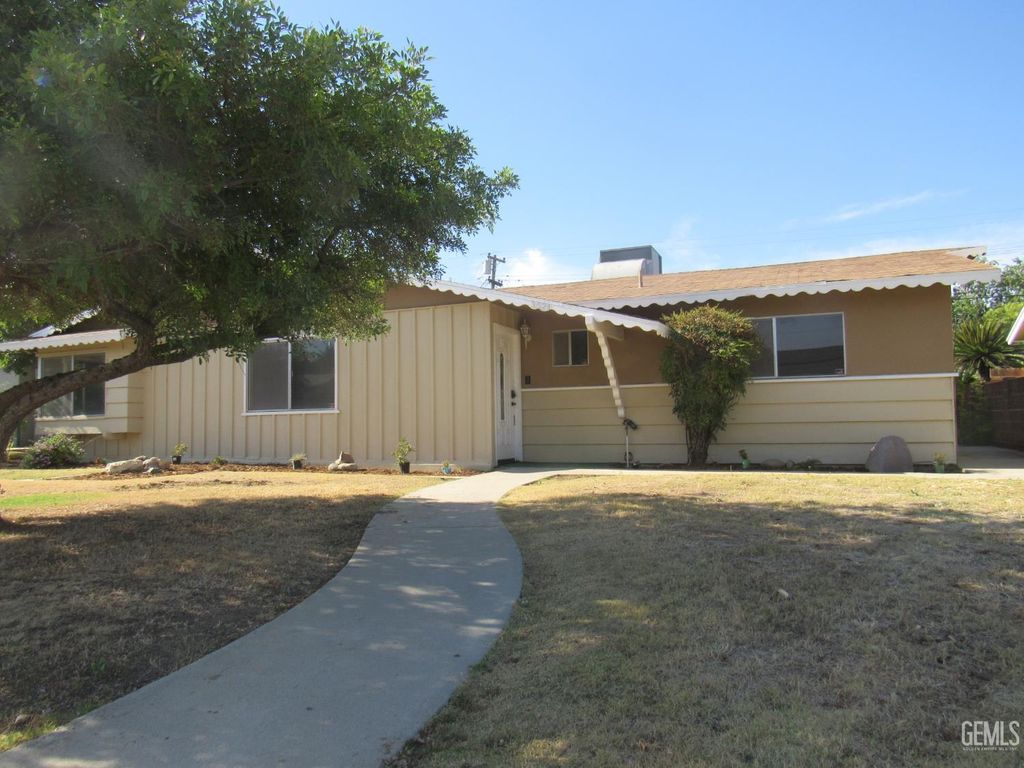 3521 Candlewood Drive, Bakersfield, CA 93306