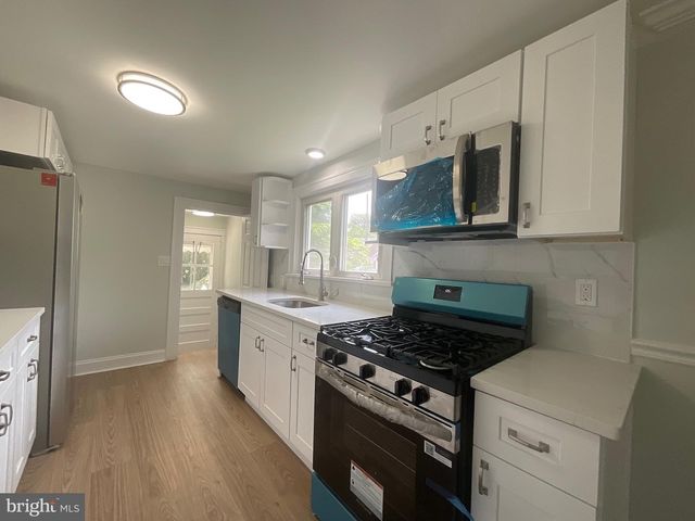 222 W PARK AVE, Hamilton, NJ 08610