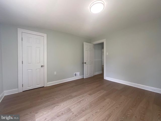 222 W PARK AVE, Hamilton, NJ 08610