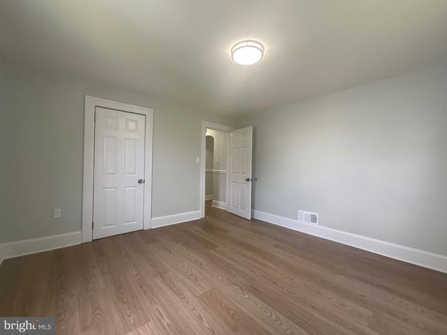 222 W PARK AVE, Hamilton, NJ 08610