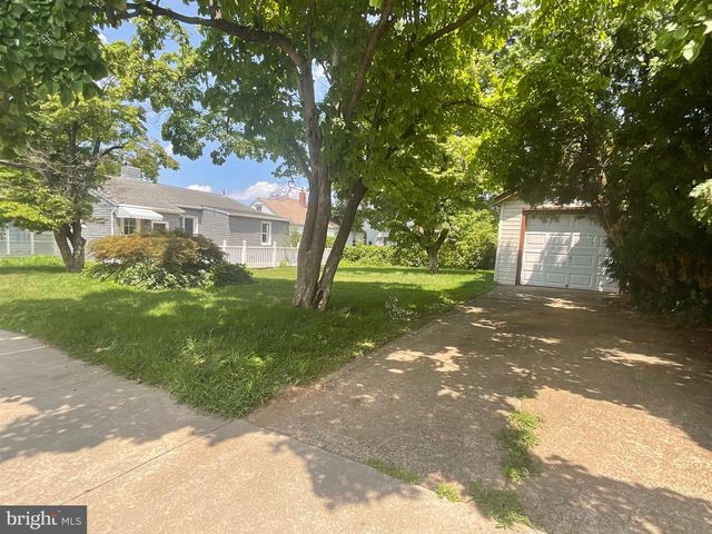 222 W PARK AVE, Hamilton, NJ 08610