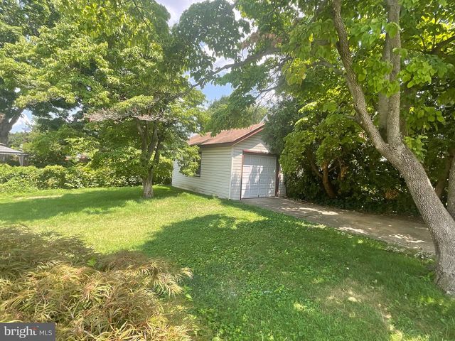 222 W PARK AVE, Hamilton, NJ 08610
