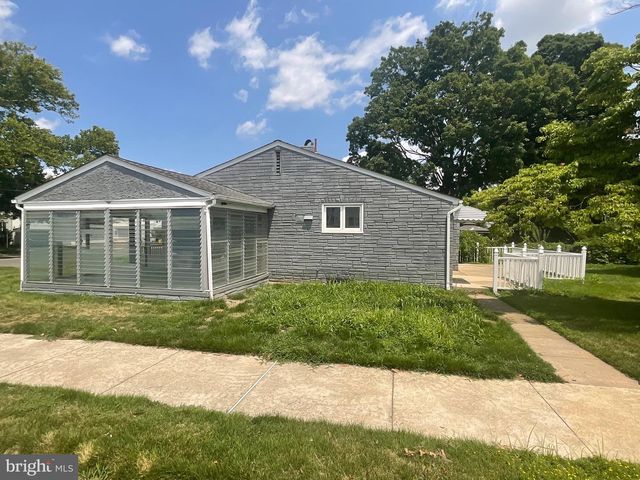 222 W PARK AVE, Hamilton, NJ 08610