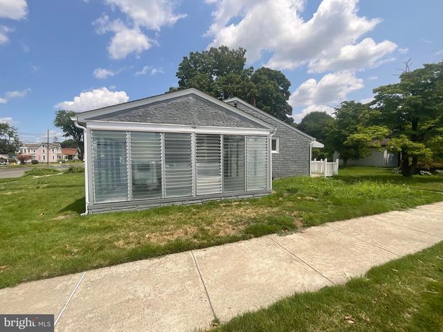 222 W PARK AVE, Hamilton, NJ 08610