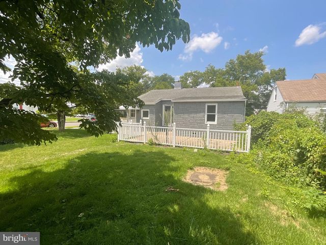 222 W PARK AVE, Hamilton, NJ 08610