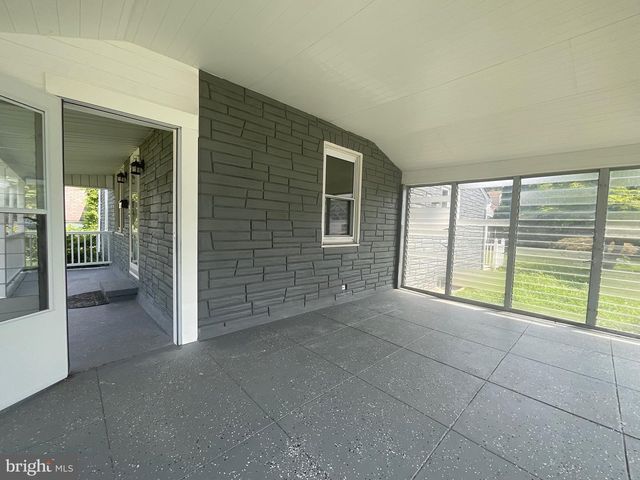222 W PARK AVE, Hamilton, NJ 08610