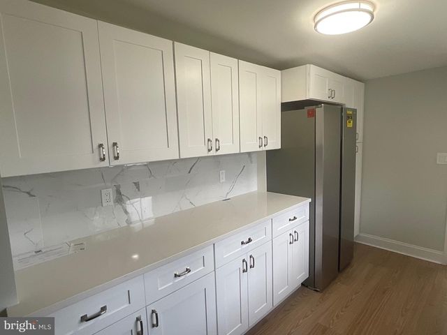 222 W PARK AVE, Hamilton, NJ 08610