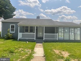 222 W PARK AVE, Hamilton, NJ 08610