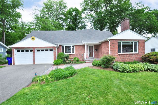 44 Miamis Road, West Hartford, CT 06117