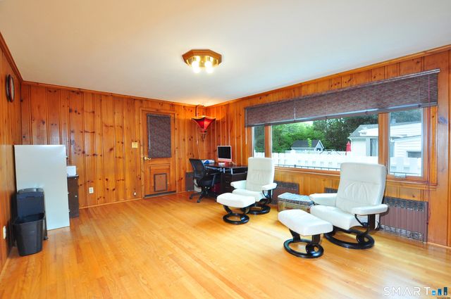 44 Miamis Road, West Hartford, CT 06117