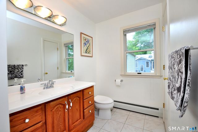 44 Miamis Road, West Hartford, CT 06117