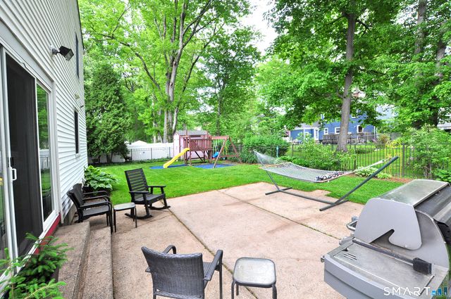 44 Miamis Road, West Hartford, CT 06117